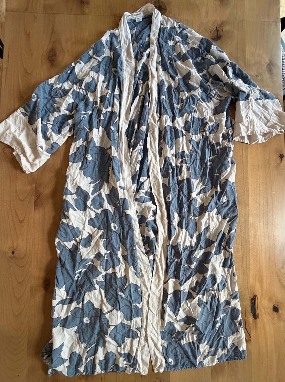 World Market Blue Floral Kimono Robe Size L/XL Viscose